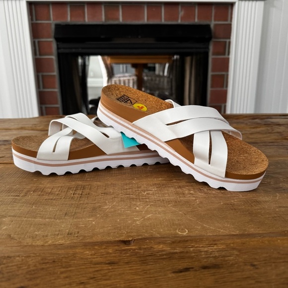 NEW Reef Cushion Hi Bloom Slides ~White ~ 9 - Picture 6 of 12